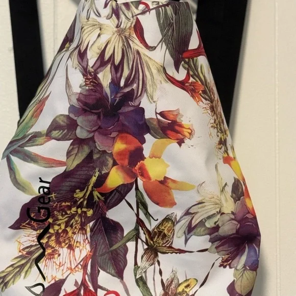 Vibrant Floral backpack Bag - Picture 4 of 9